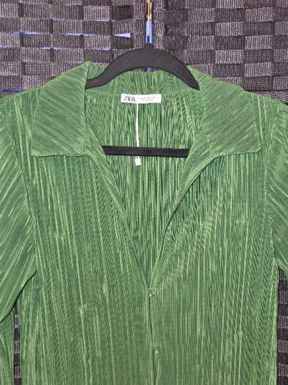 Zara Pilsse Pleated Button-Up Green Shirt - Picture 3 of 6